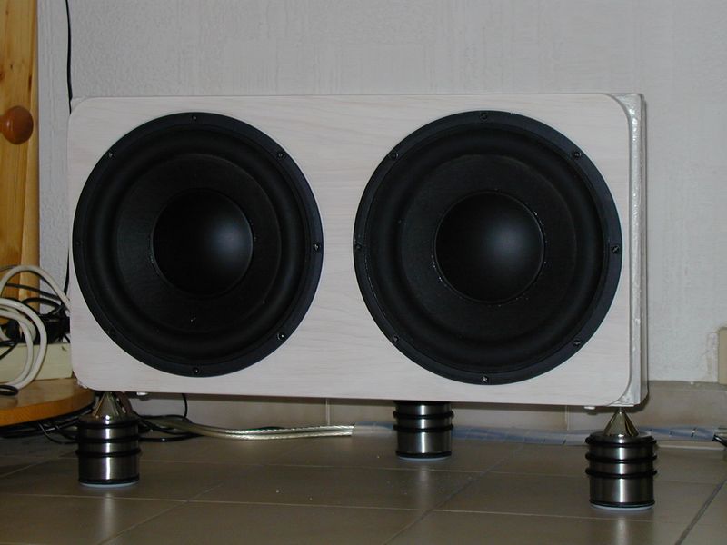 http://myhtpc.chez-alice.fr/htpc_img/XLS10betonPieds5.JPG