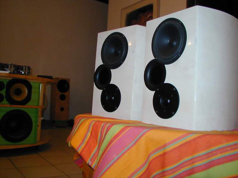 http://myhtpc.chez-alice.fr/htpc_img/surround57.JPG