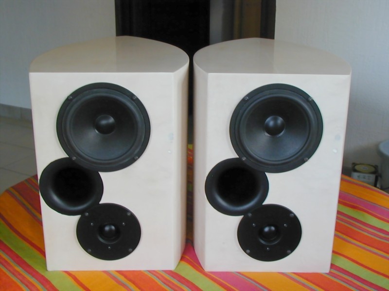 http://myhtpc.chez-alice.fr/htpc_img/surround61.JPG